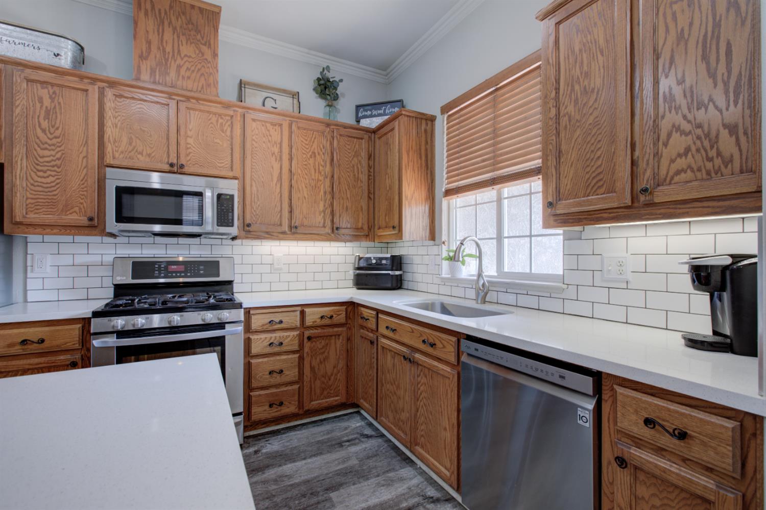 1704 Nutshell Ct, Hughson, CA 95326