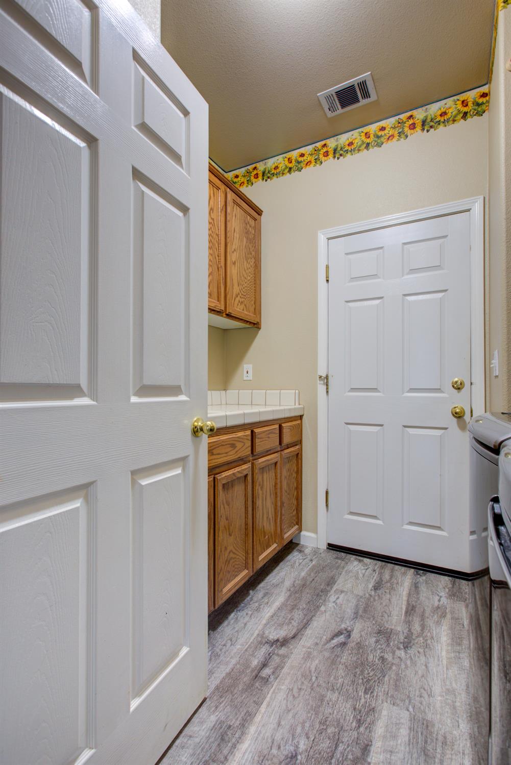 1704 Nutshell Ct, Hughson, CA 95326