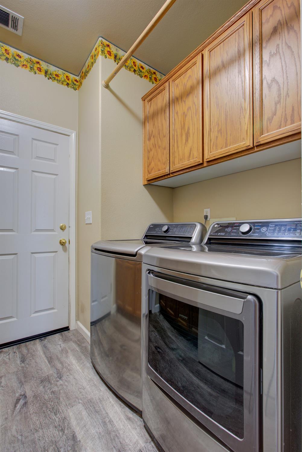 1704 Nutshell Ct, Hughson, CA 95326