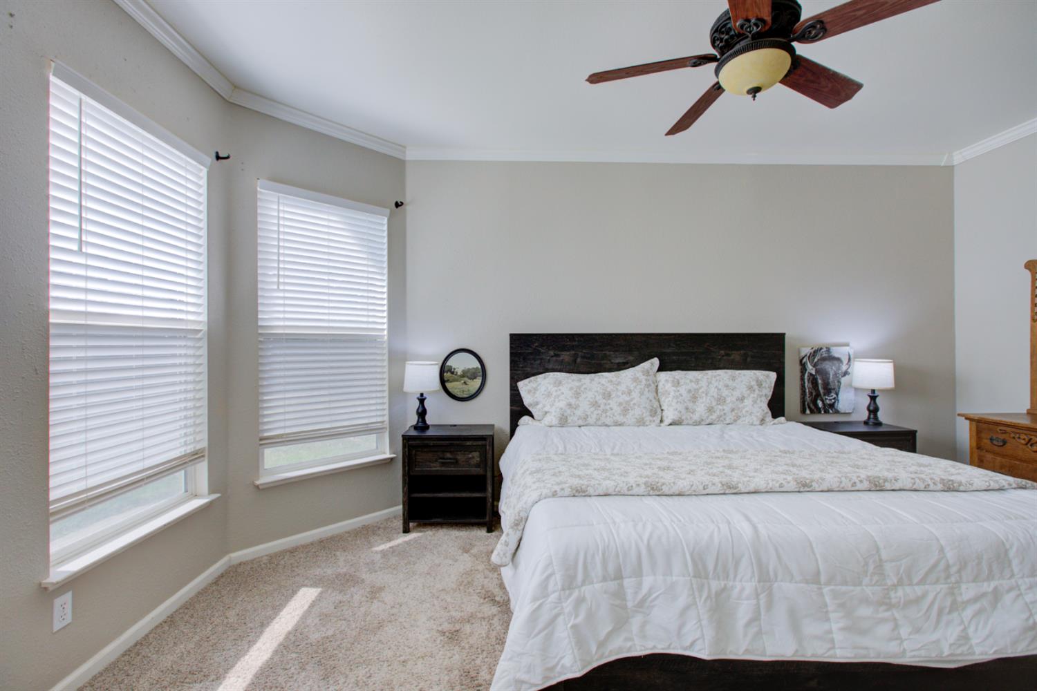 1704 Nutshell Ct, Hughson, CA 95326