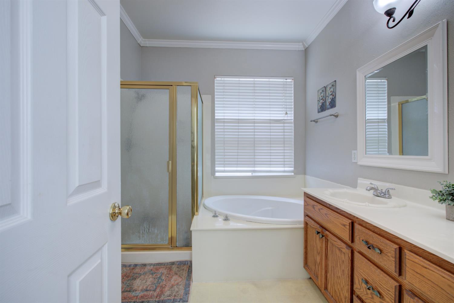 1704 Nutshell Ct, Hughson, CA 95326