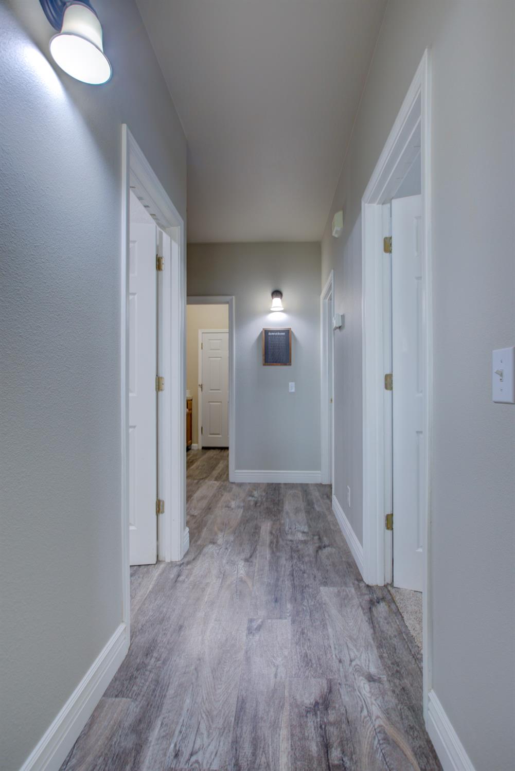 1704 Nutshell Ct, Hughson, CA 95326