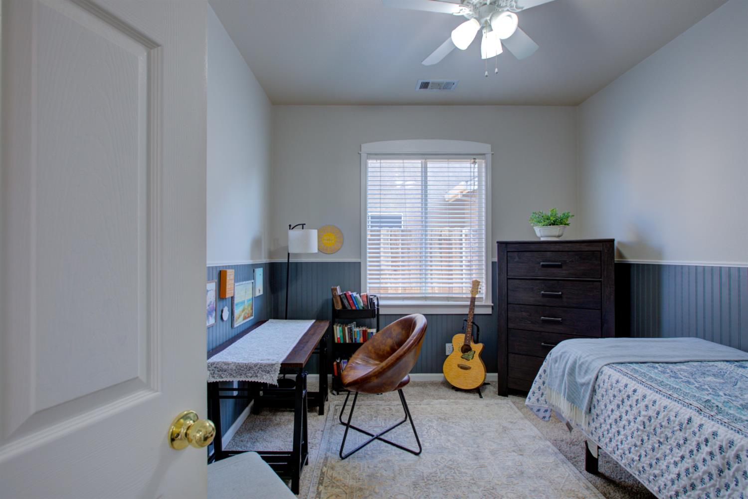 1704 Nutshell Ct, Hughson, CA 95326