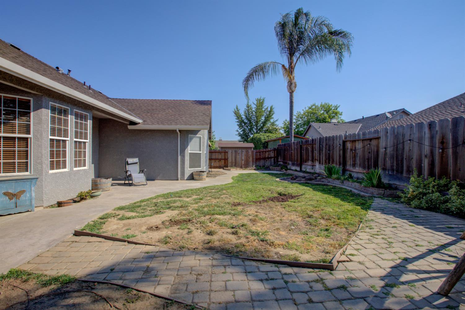1704 Nutshell Ct, Hughson, CA 95326
