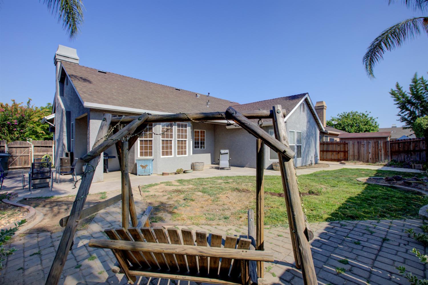 1704 Nutshell Ct, Hughson, CA 95326