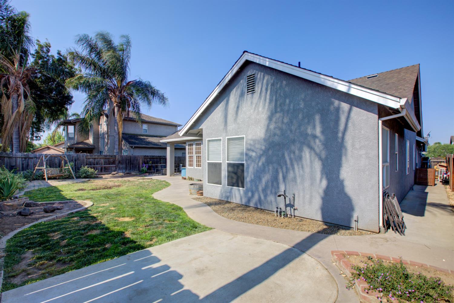 1704 Nutshell Ct, Hughson, CA 95326