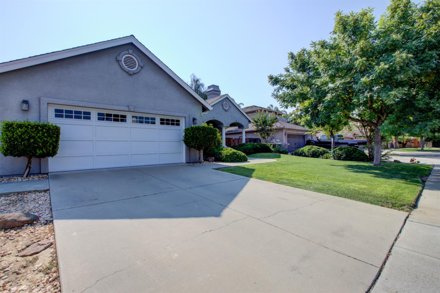 1704 Nutshell Ct, Hughson, CA 95326
