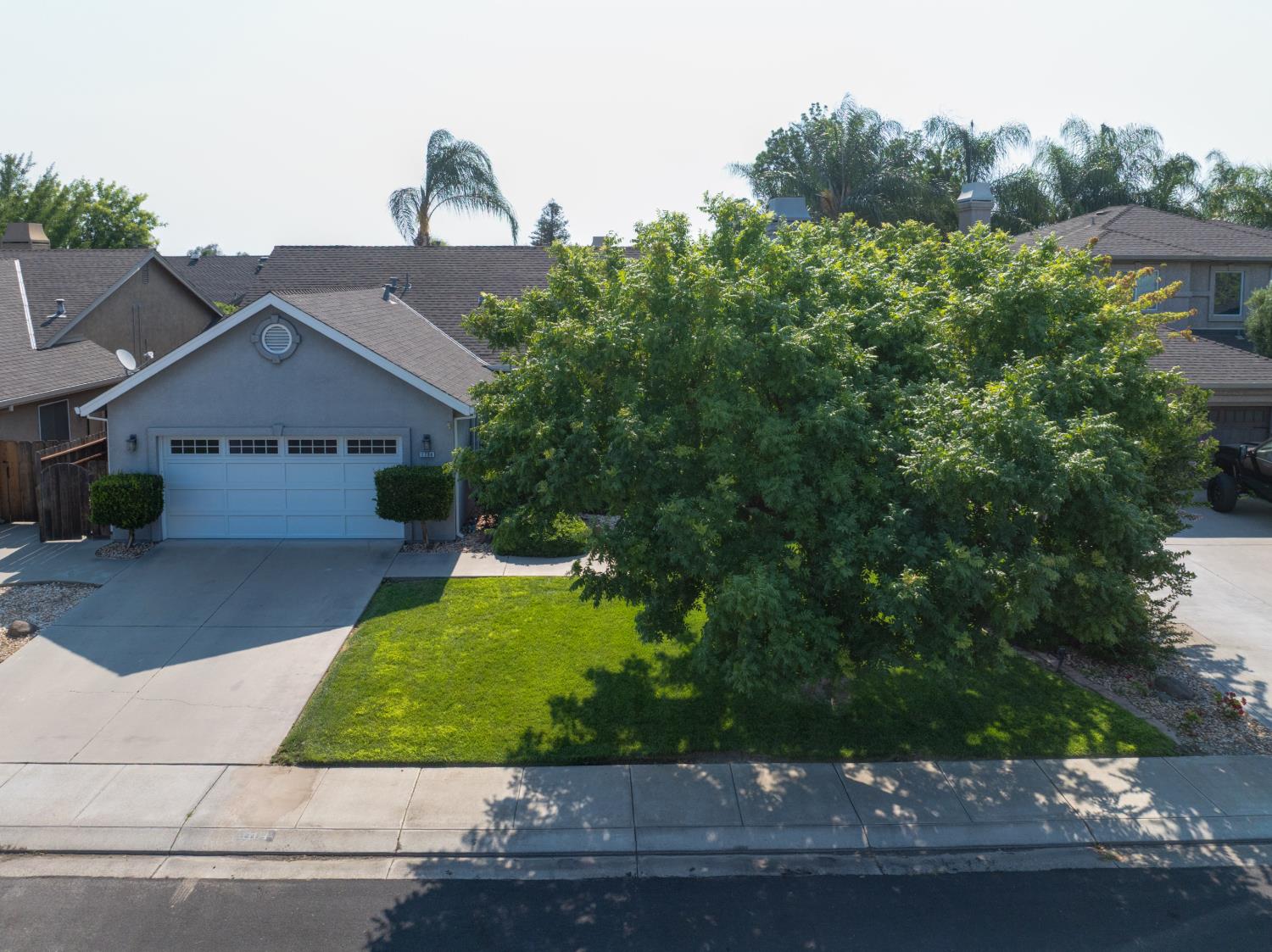 1704 Nutshell Ct, Hughson, CA 95326