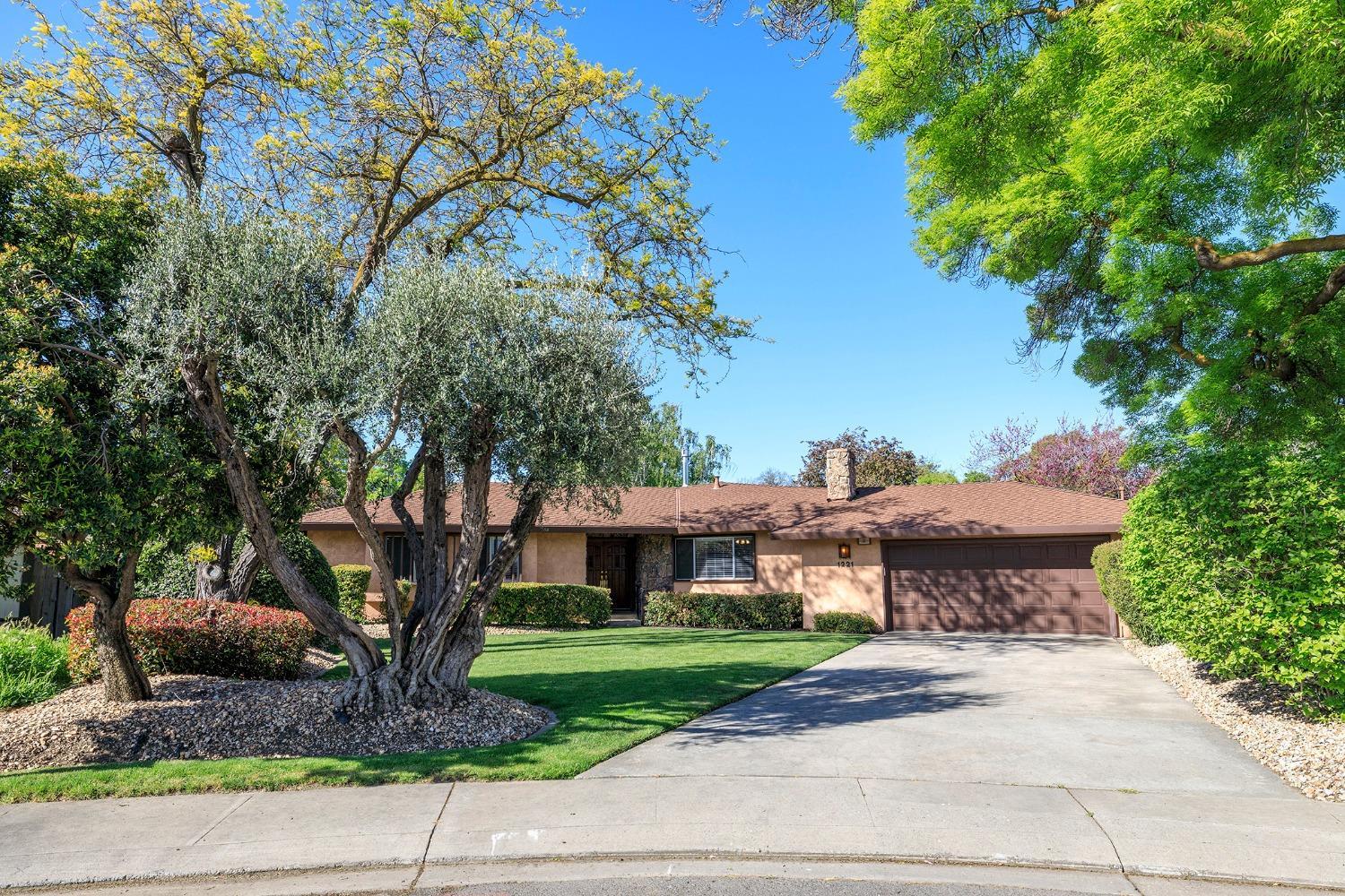 1221 Mist Flower Ct, Modesto, CA 95355
