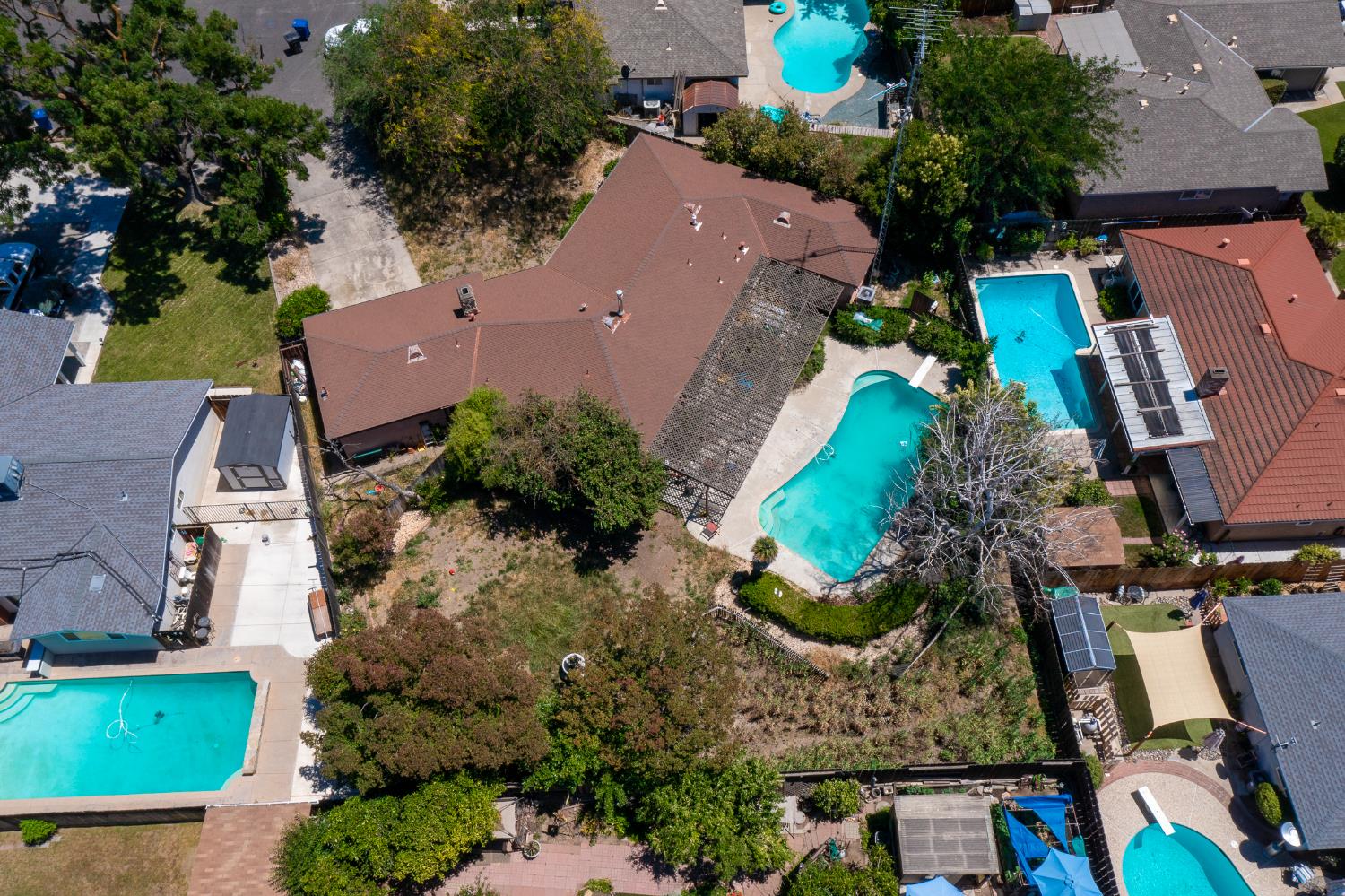 1221 Mist Flower Ct, Modesto, CA 95355