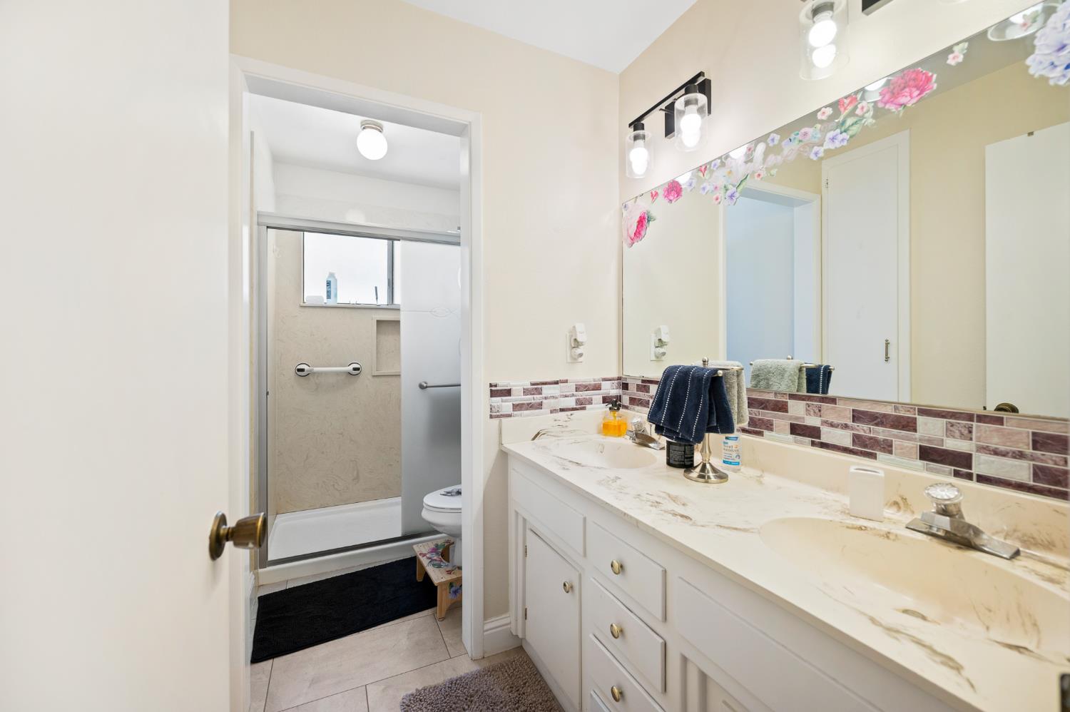 1221 Mist Flower Ct, Modesto, CA 95355