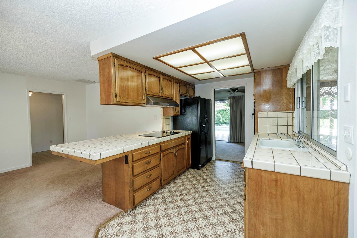 1221 Mist Flower Ct, Modesto, CA 95355