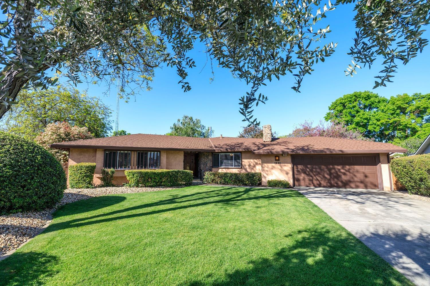1221 Mist Flower Ct, Modesto, CA 95355