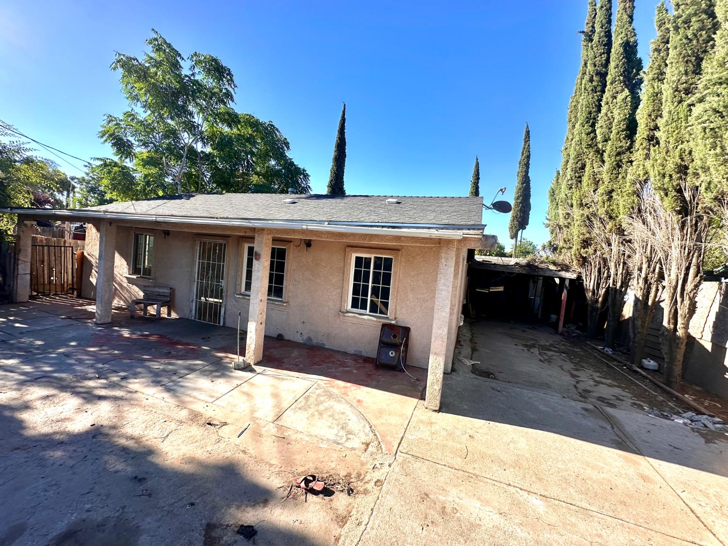 1924 Kenneth St, Modesto, CA 95351
