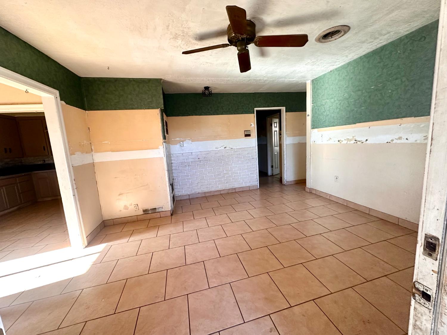 1924 Kenneth St, Modesto, CA 95351
