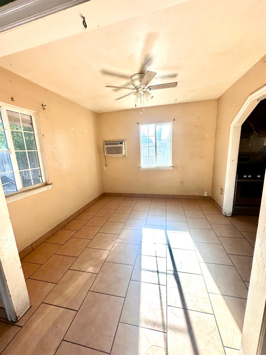 1924 Kenneth St, Modesto, CA 95351