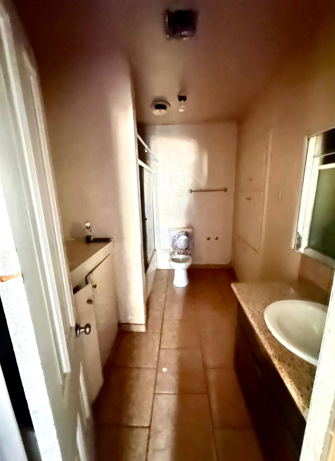 1924 Kenneth St, Modesto, CA 95351