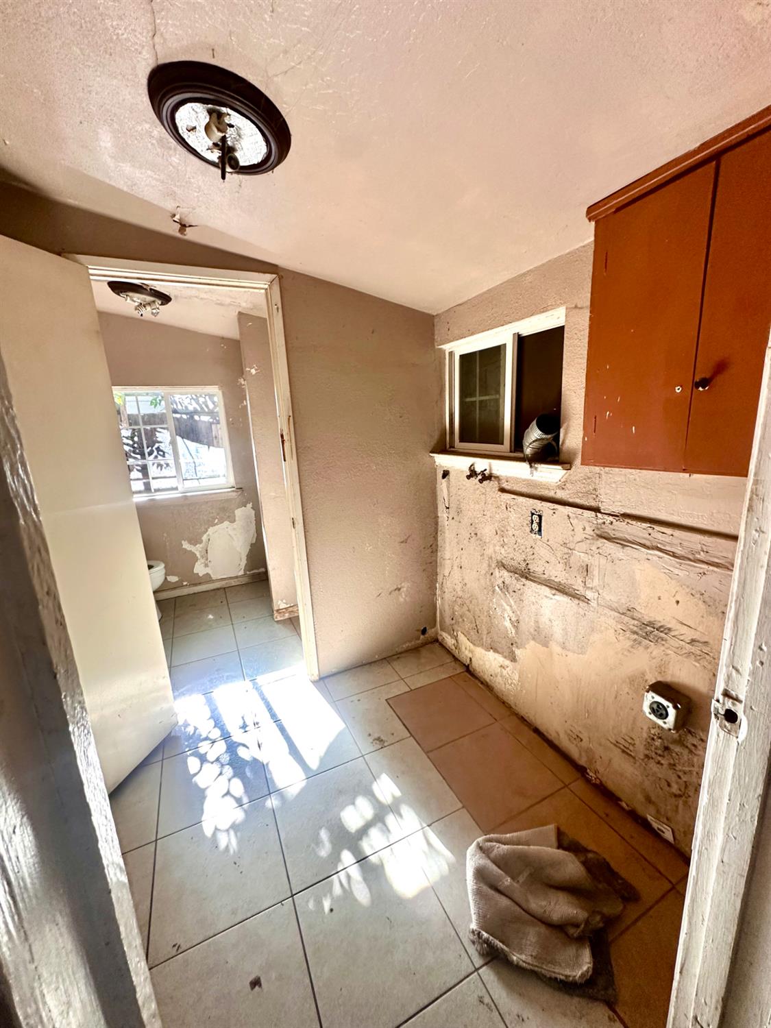 1924 Kenneth St, Modesto, CA 95351