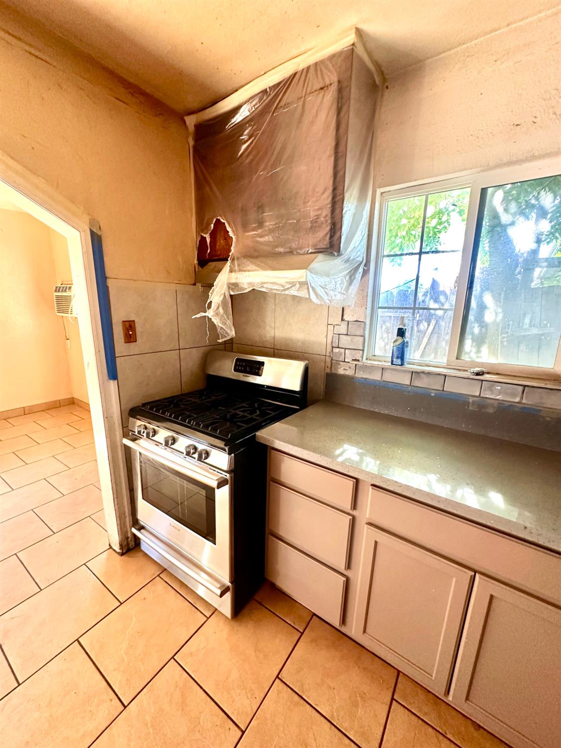 1924 Kenneth St, Modesto, CA 95351
