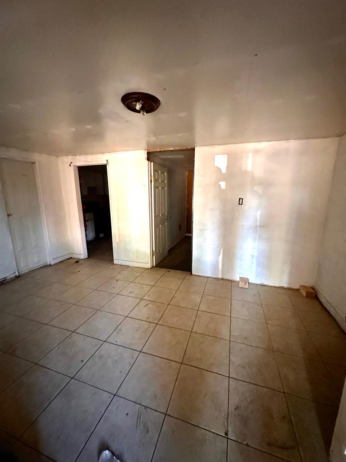 1924 Kenneth St, Modesto, CA 95351