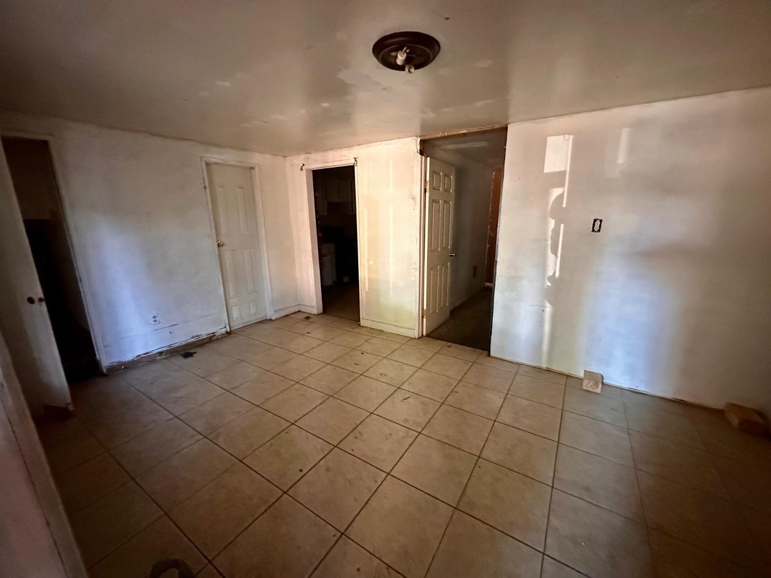 1924 Kenneth St, Modesto, CA 95351