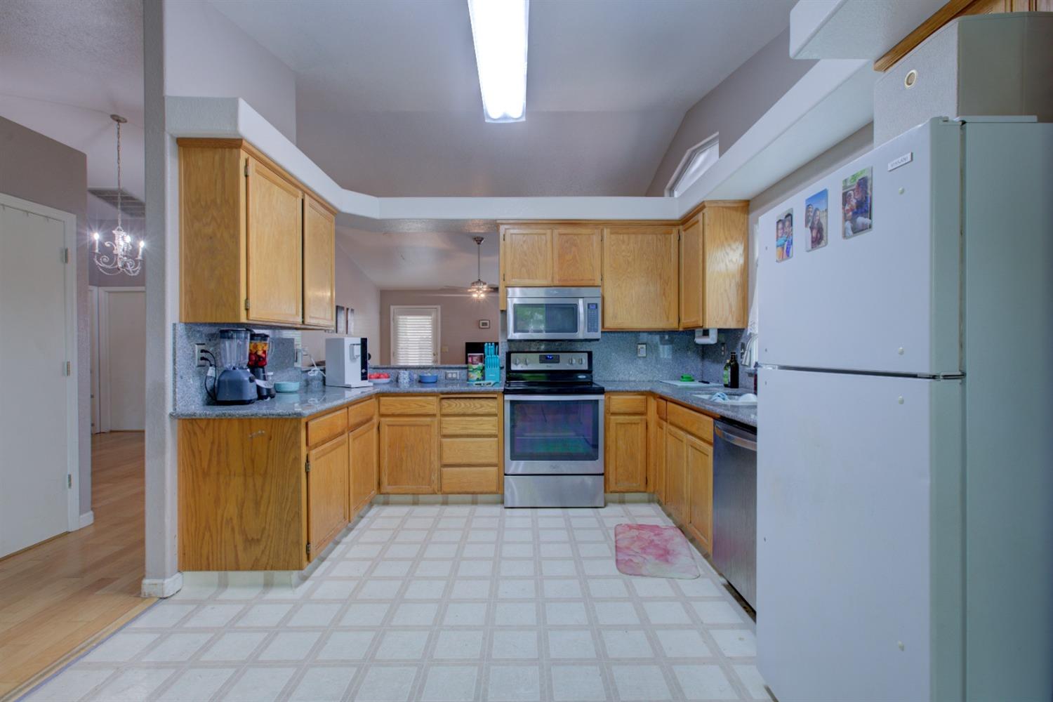 1101 Citrus Ct, Modesto, CA 95350
