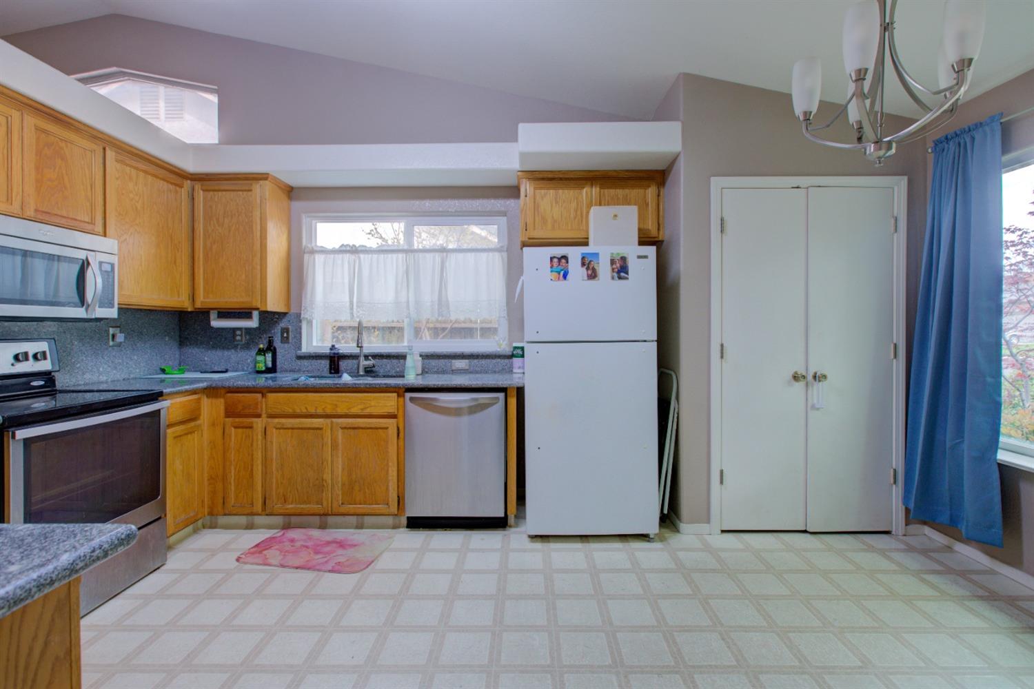 1101 Citrus Ct, Modesto, CA 95350