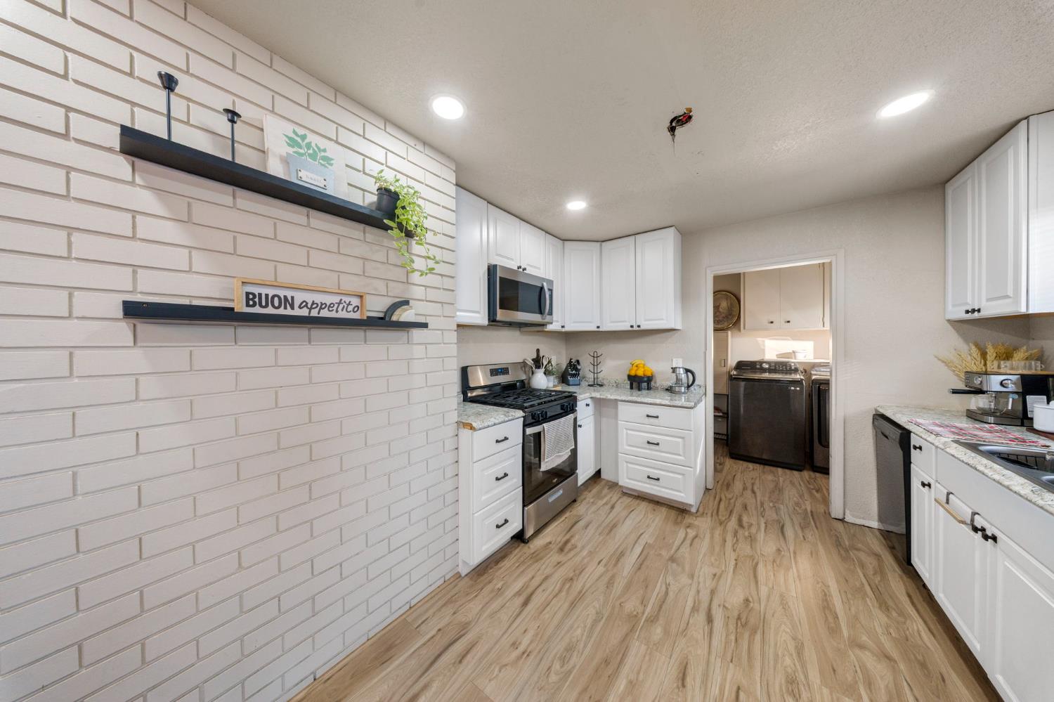 1636 Cameo Way, Modesto, CA 95350