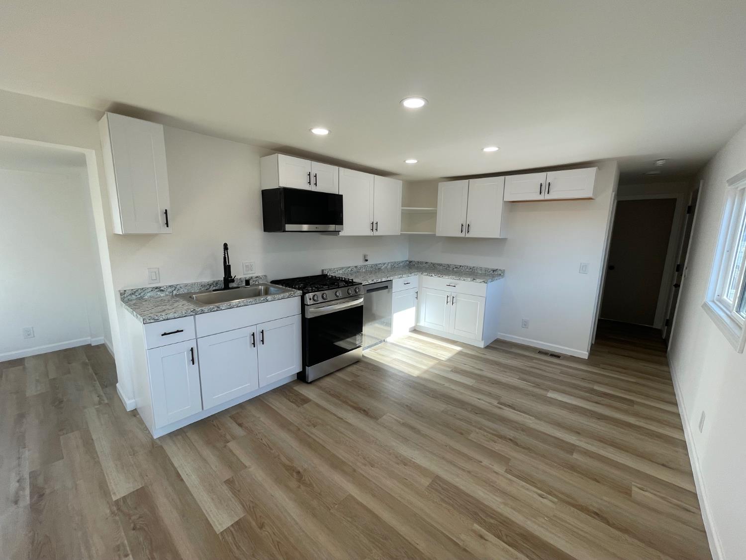 900 Old Stockton Rd #127, Oakdale, CA 95361