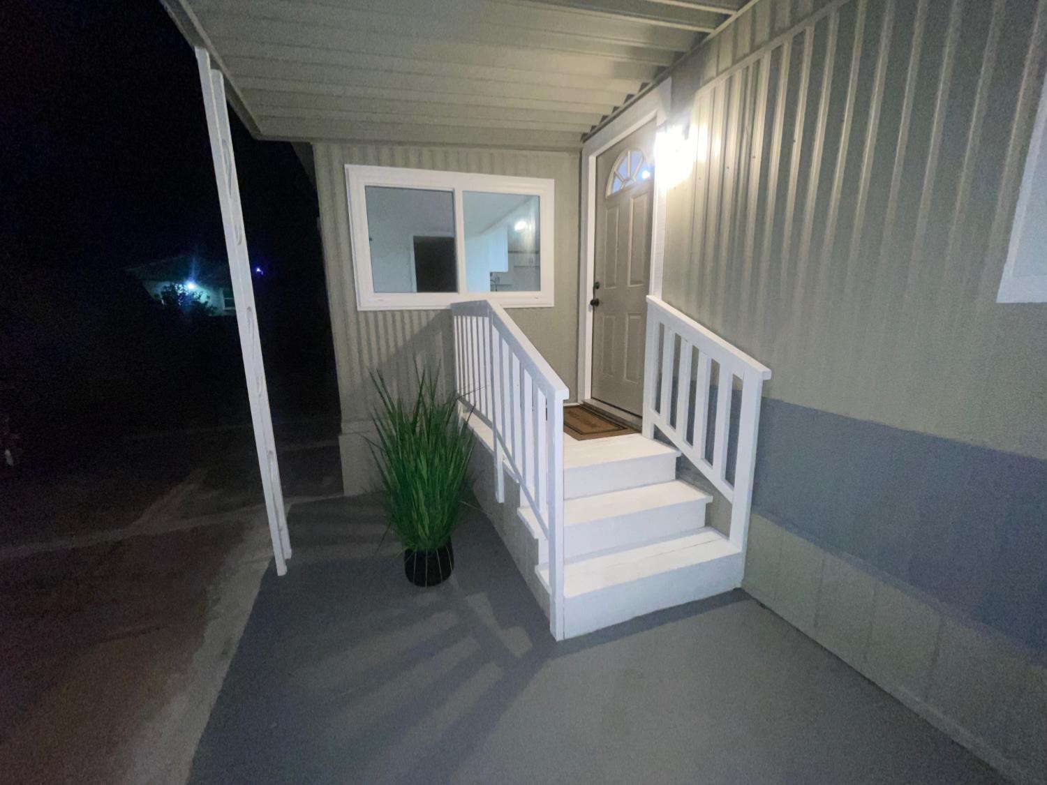 900 Old Stockton Rd #127, Oakdale, CA 95361