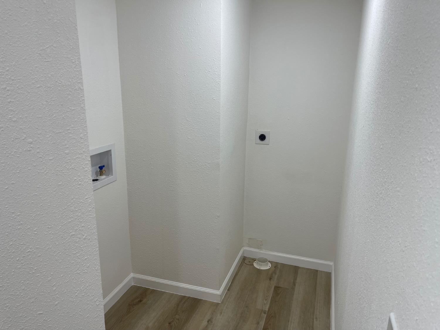 900 Old Stockton Rd #127, Oakdale, CA 95361
