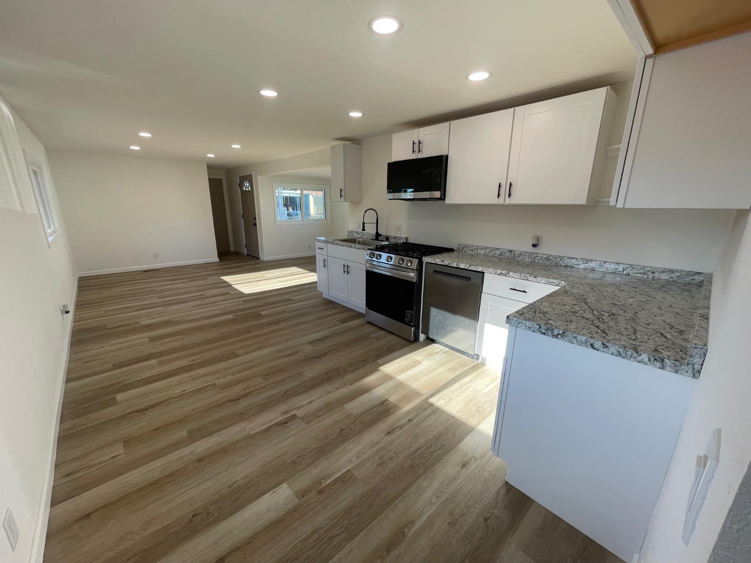 900 Old Stockton Rd #127, Oakdale, CA 95361