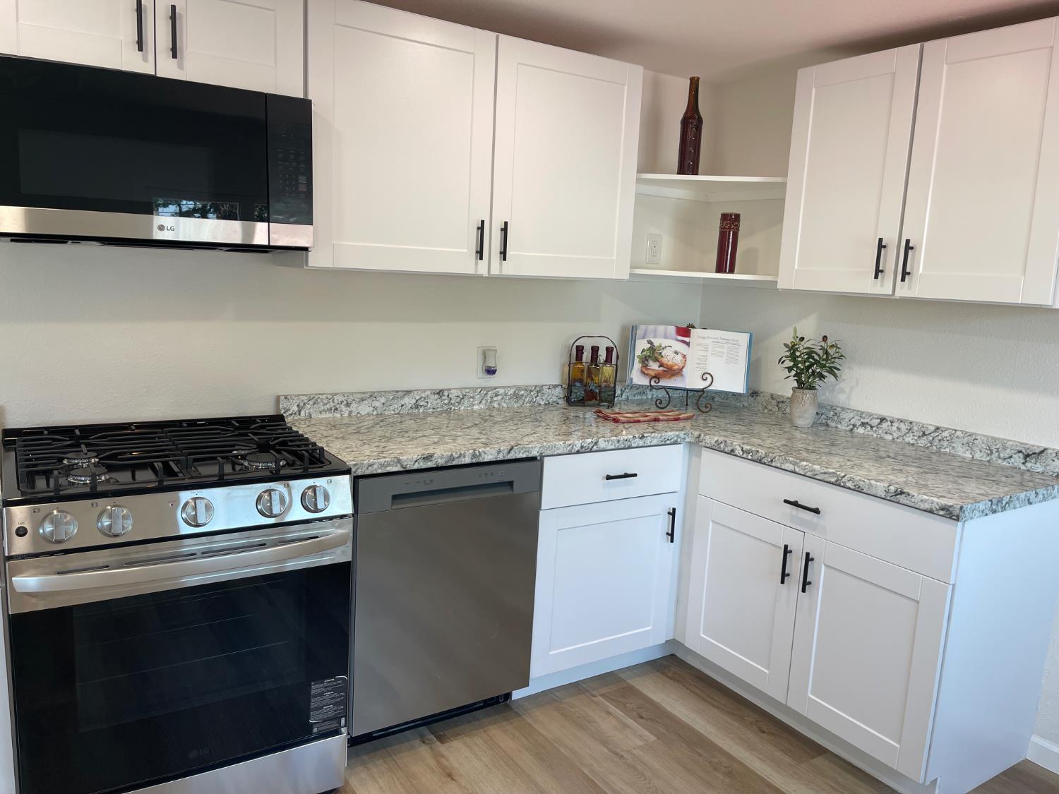 900 Old Stockton Rd #127, Oakdale, CA 95361