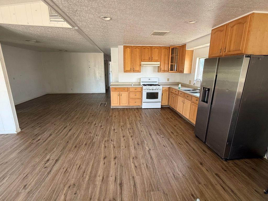 5412 Tully Rd, Modesto, CA 95356