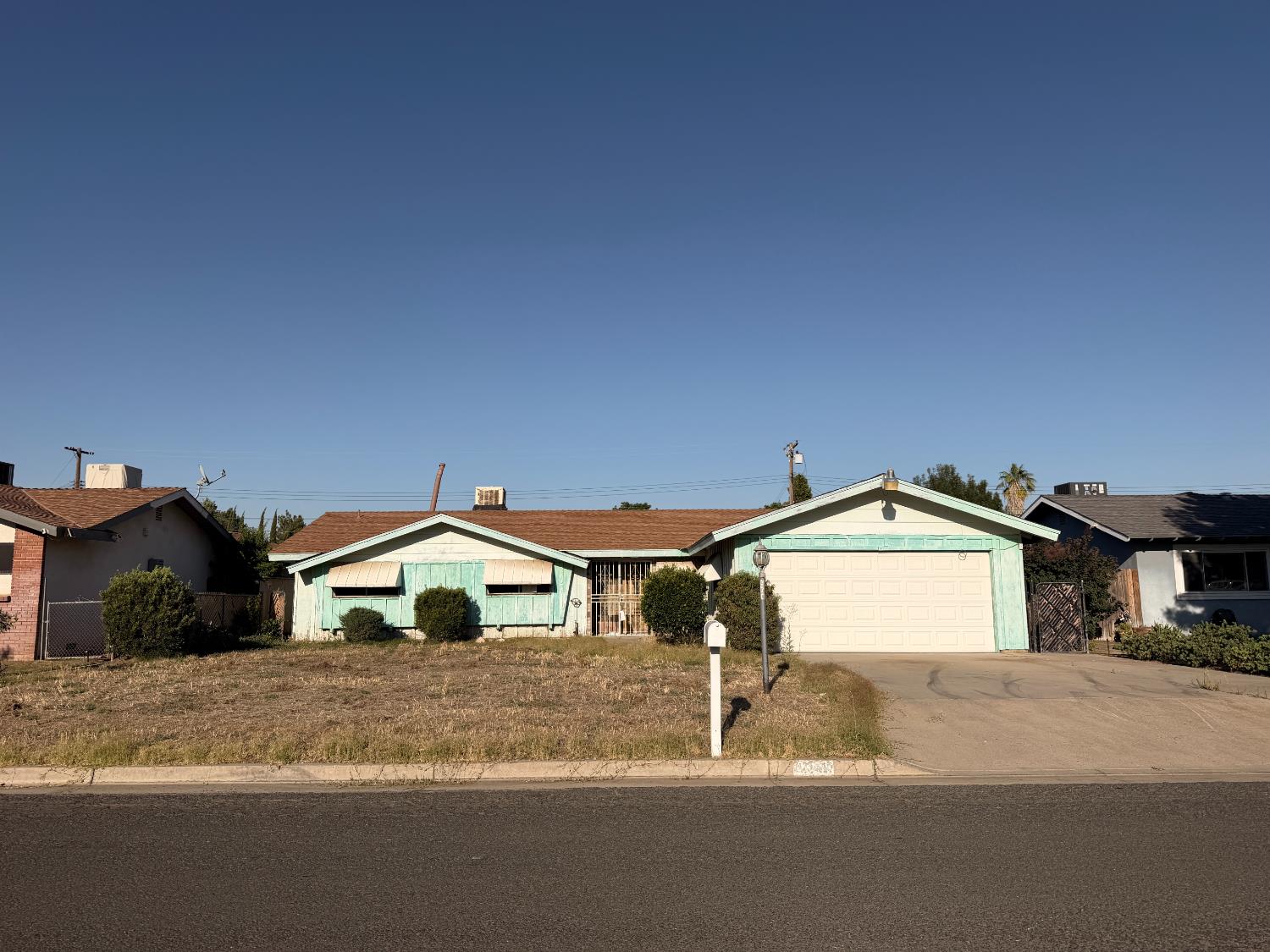 370 N Lindale St, Porterville, CA 93257