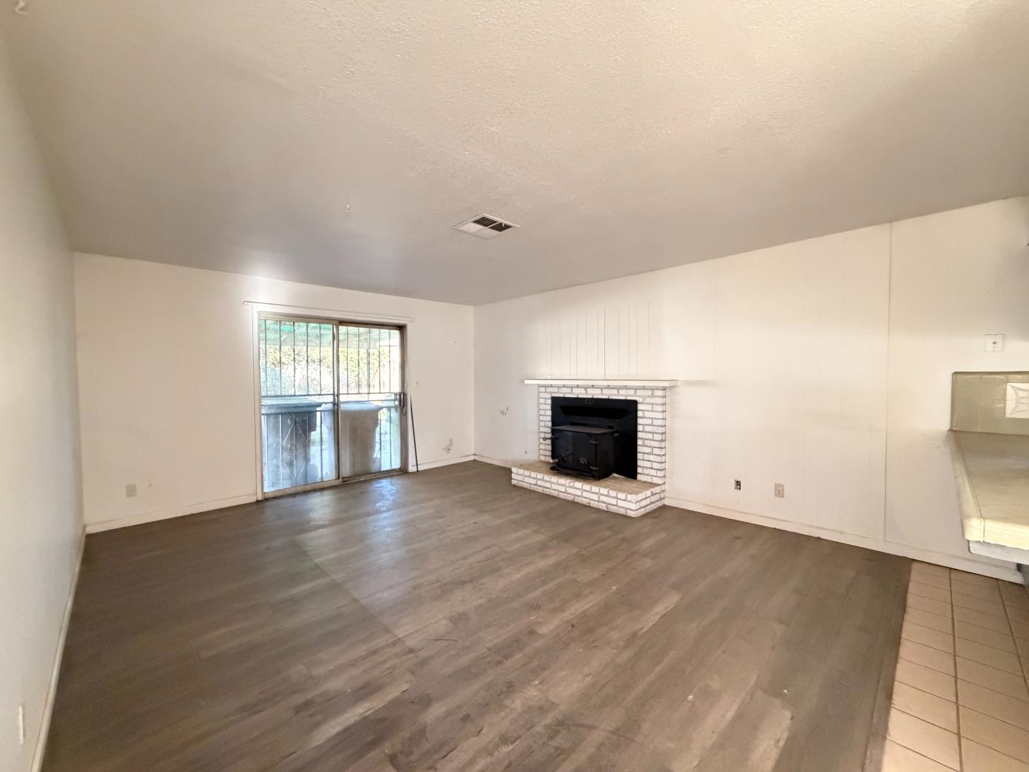 370 N Lindale St, Porterville, CA 93257