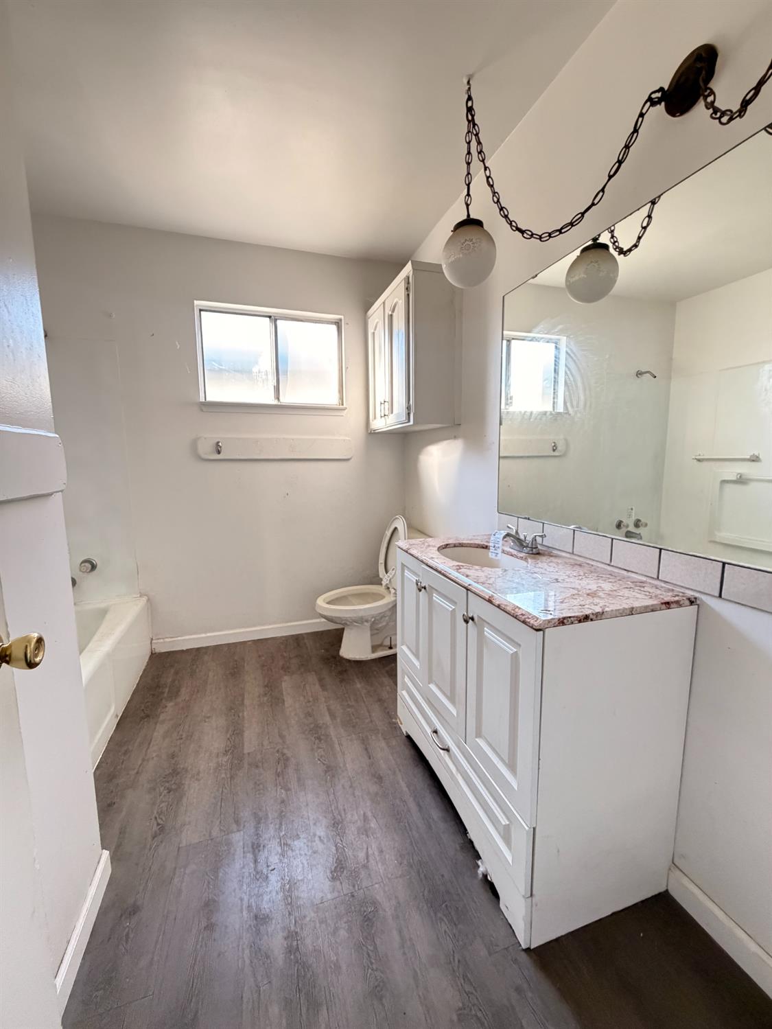 370 N Lindale St, Porterville, CA 93257