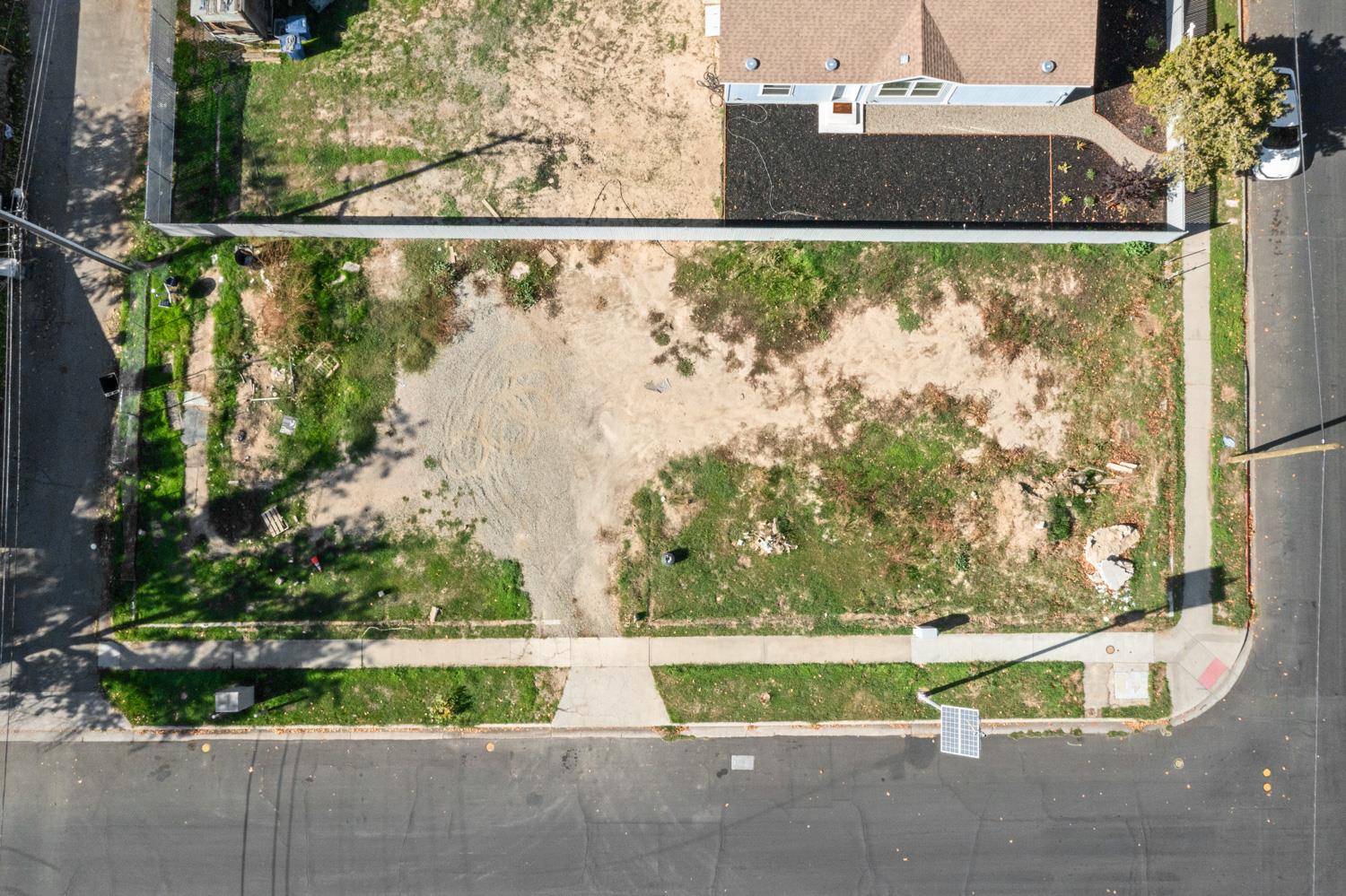 303 California Ave, Modesto, CA 95351