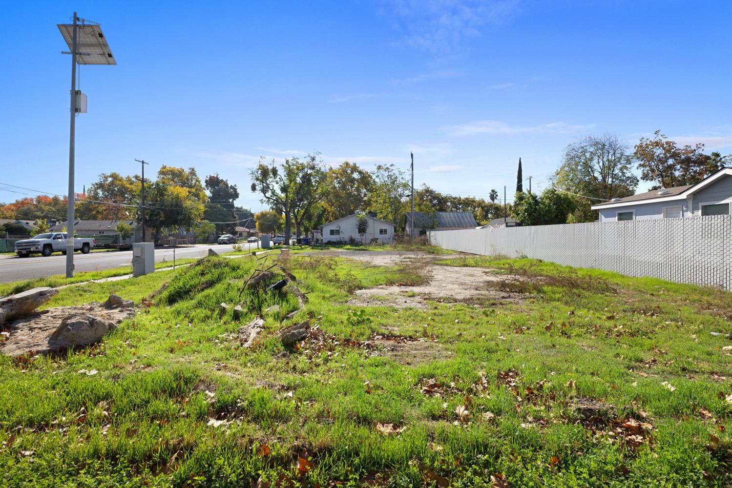 303 California Ave, Modesto, CA 95351