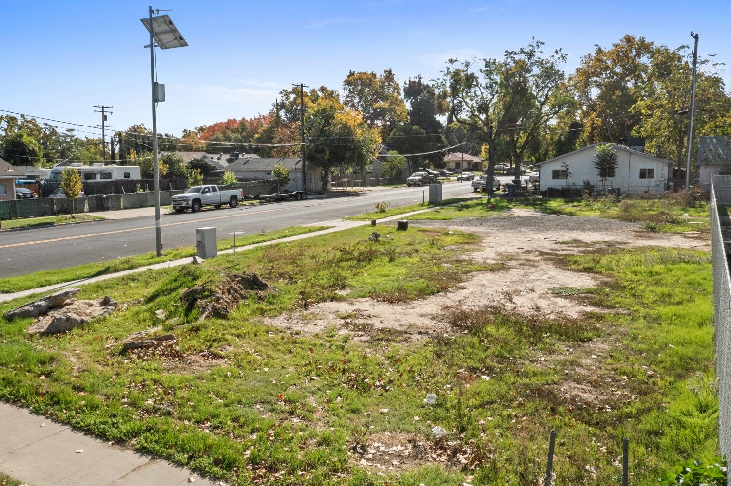 303 California Ave, Modesto, CA 95351