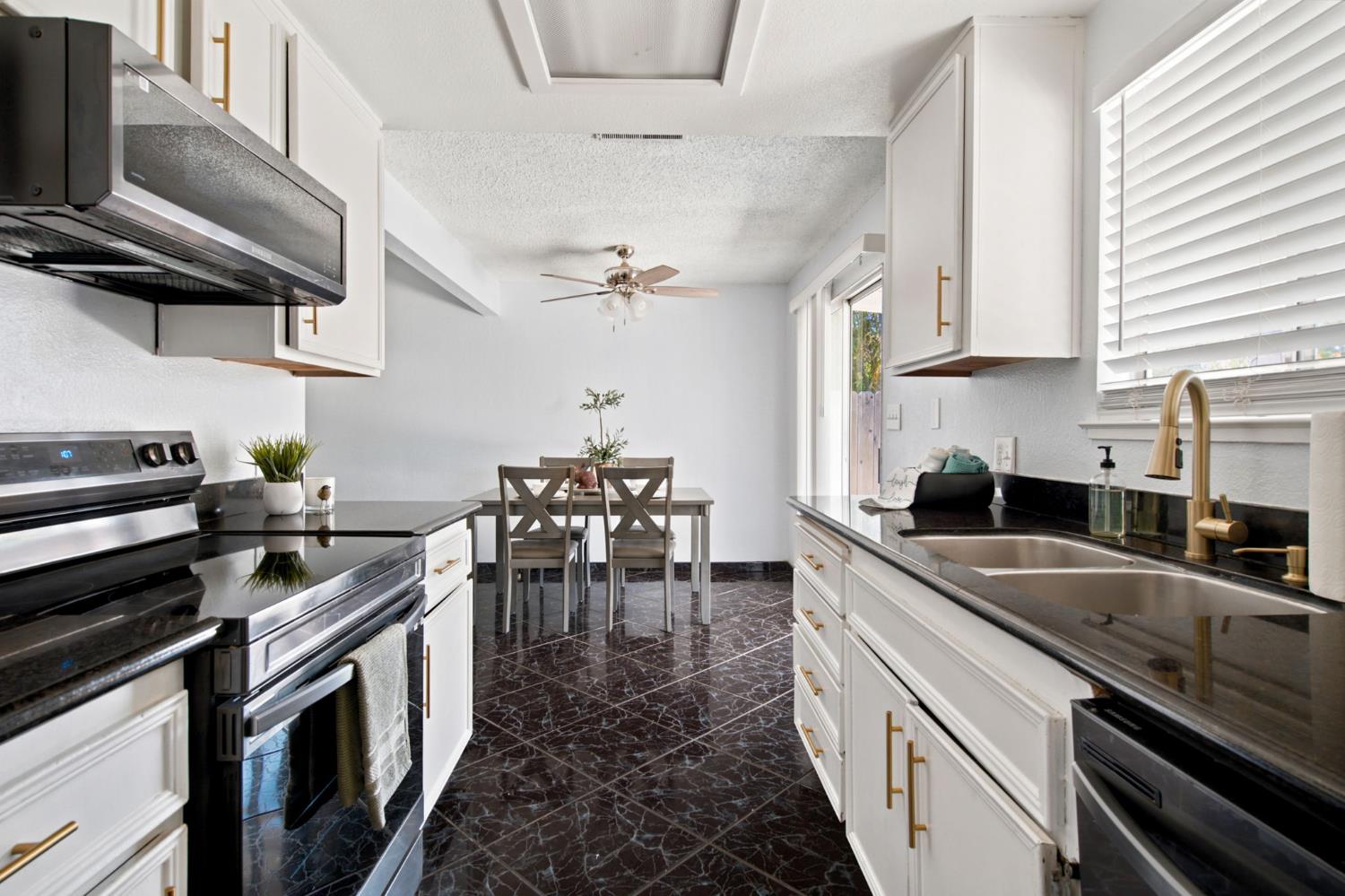 3100 Kounias Dr, Modesto, CA 95354