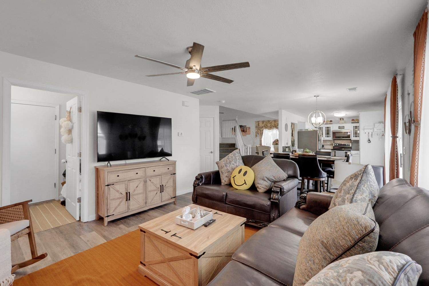 5932 Huntley Ct, Riverbank, CA 95367
