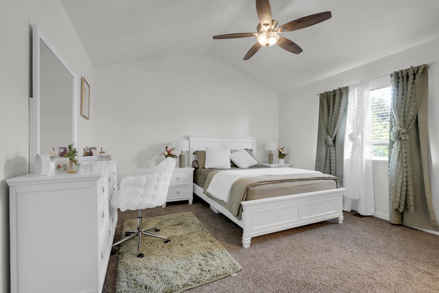 5932 Huntley Ct, Riverbank, CA 95367