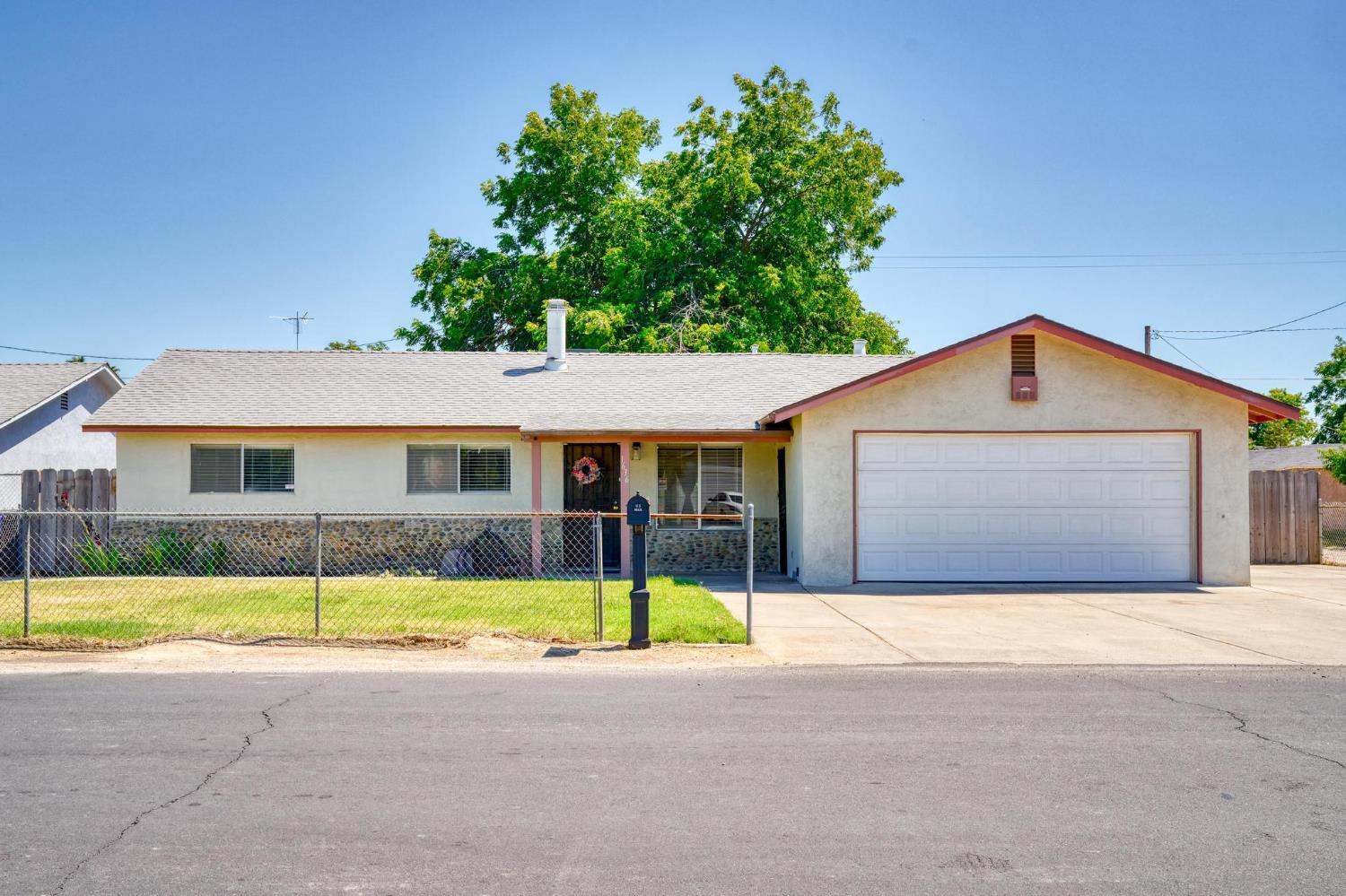 1636 Woodworth Ave, Modesto, CA 95351