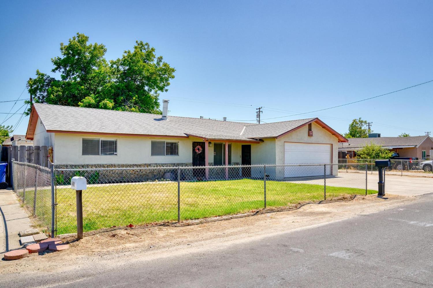 1636 Woodworth Ave, Modesto, CA 95351