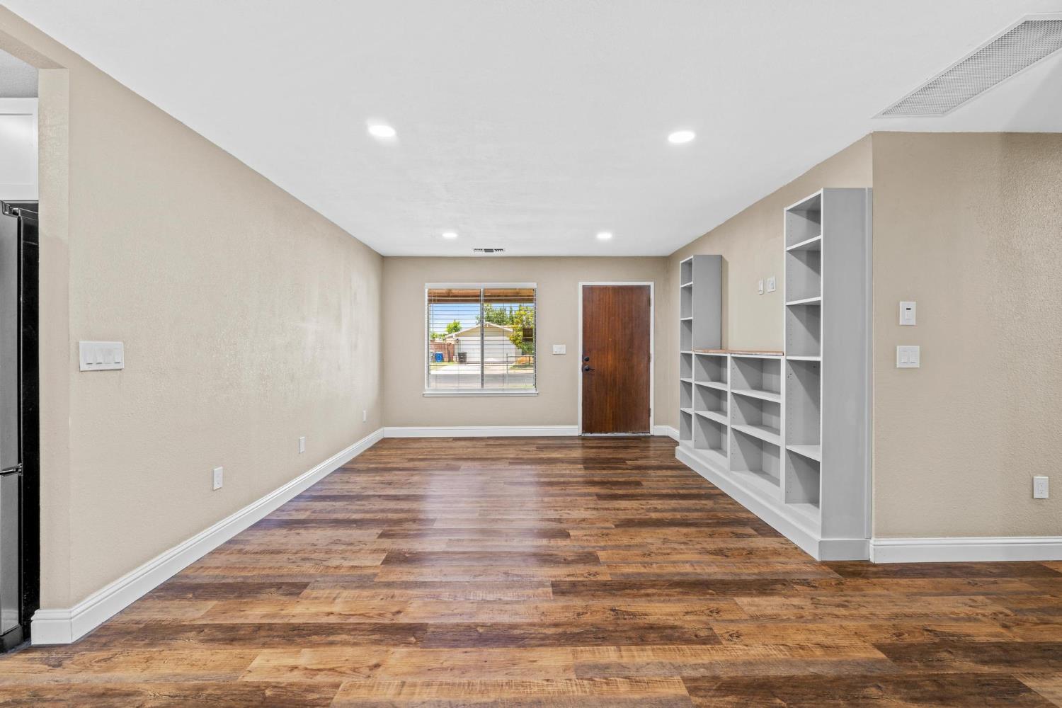 1636 Woodworth Ave, Modesto, CA 95351