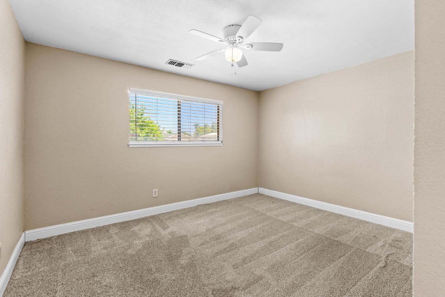 1636 Woodworth Ave, Modesto, CA 95351