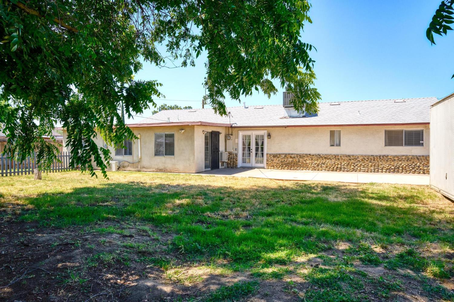 1636 Woodworth Ave, Modesto, CA 95351
