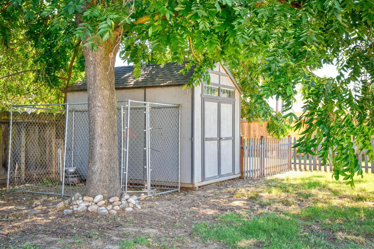 1636 Woodworth Ave, Modesto, CA 95351