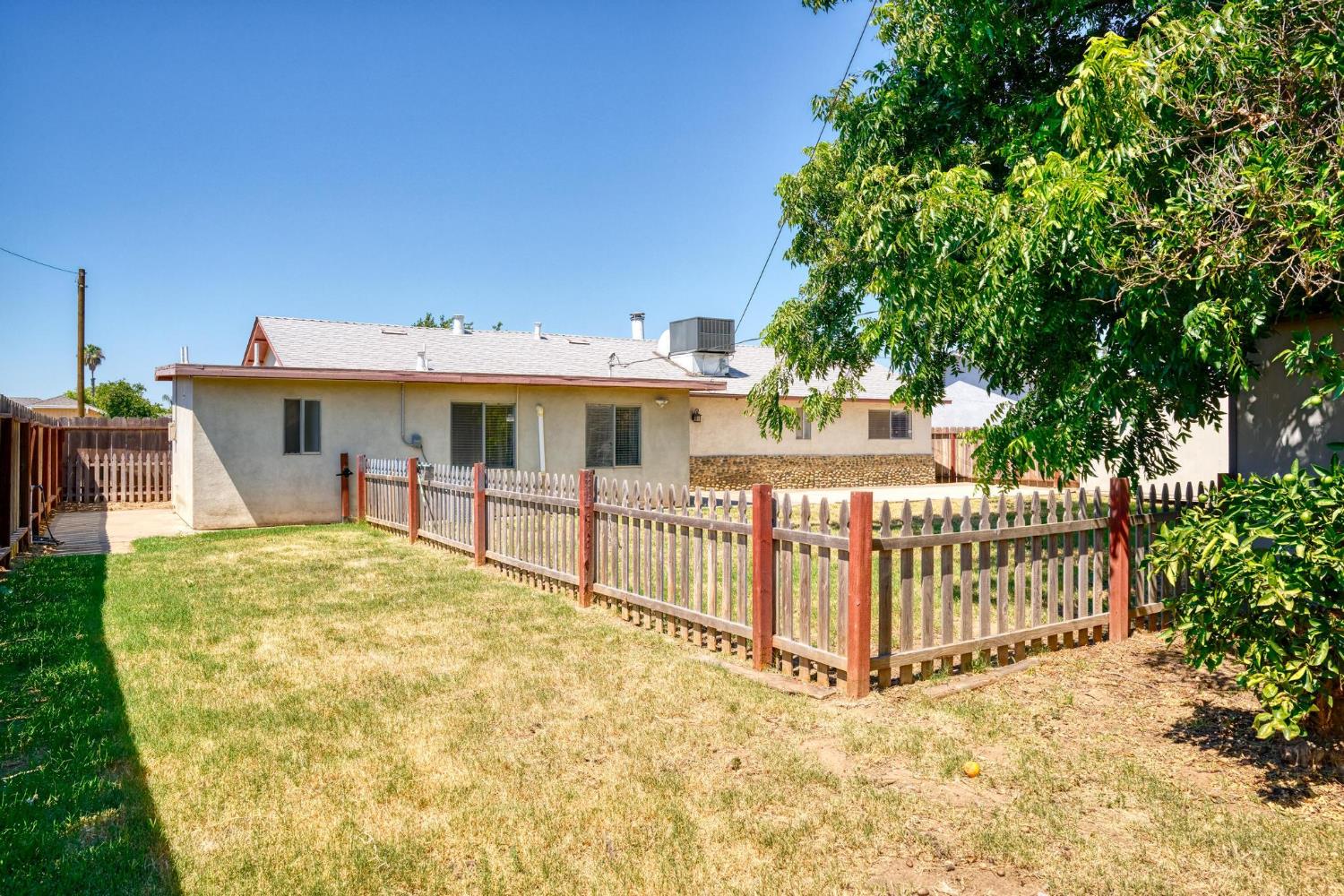 1636 Woodworth Ave, Modesto, CA 95351